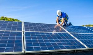 Installation et mise en production des panneaux solaires photovoltaïques à Saint-Romain-le-Puy